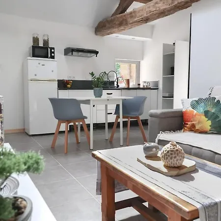 Gîte de la Loubrie Hébergement de vacances *