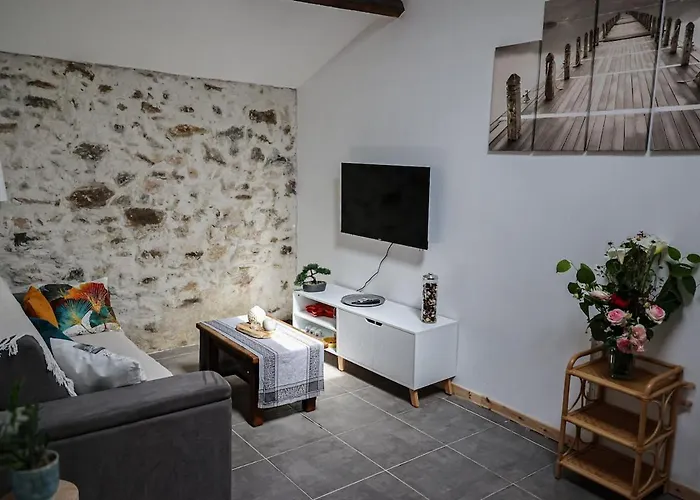 De La Loubrie * La Foret-sur-Sevre