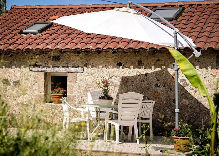 Gîte de la Loubrie Hébergement de vacances *